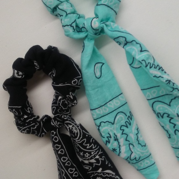 HANDMADE BOW SCRUNCHIE! - Picture 2 of 8